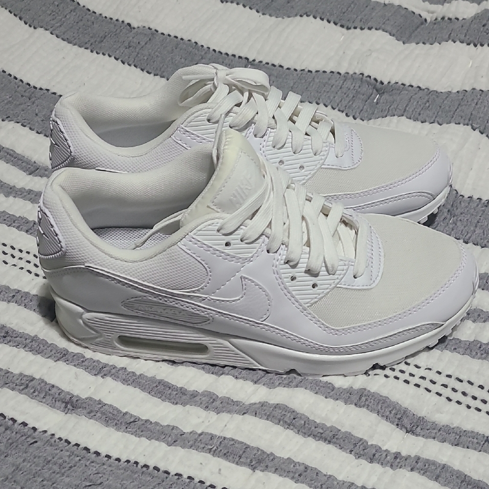 Nike White Sneakers Air Max Comfort